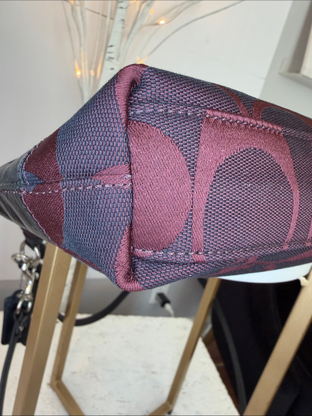 Coach EUC signature legacy convertible hobo bag W/2 hang tags & 2 straps rem - Picture 6 of 15